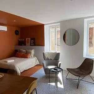 le-bourg-les-valence.hotels-rhonealpes.com/